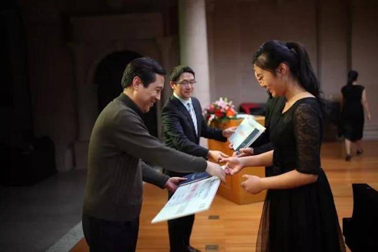 2017QG刮刮乐亚洲音乐奖学金-西安音乐学院颁奖仪式暨QG刮刮乐海外艺术家英娜·法利克斯钢琴独奏音乐会成功举办!